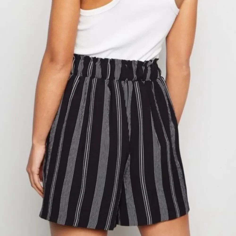 New Look Black Striped Tie Front High Rise Shorts